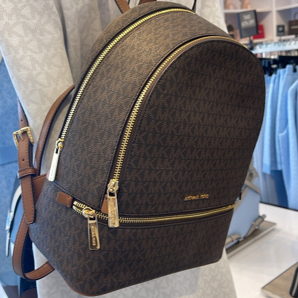MICHAEL KORS Rhea Medium Zip Signature Logo Backpack
BROWN 
NWT - Picture 11 of 16